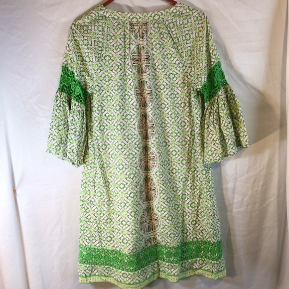 COPY - Crown and ivy dress size 2 green knee length bell sleeves - Picture 2 of 11